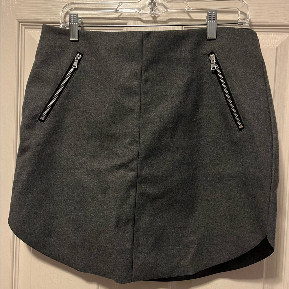 Women’s H&M Grey Skirt Never Worn Zippered Detail Size 12 Office Casual Knee
